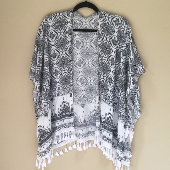 DSW Sweaters - Black&Off White Fringed Kimono  One size fits Most
